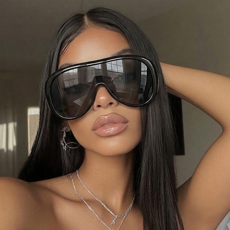 Oversized One Piece Large Fram - Sunglasses Cat Eye のレビューと価格